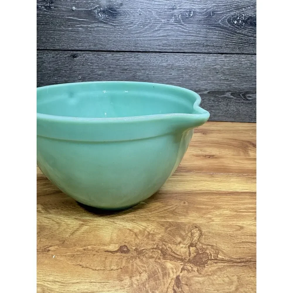 Vintage Fire-King Jadeite 2.5Qt Oven Ware Mixing Batter Bowl Spout & Handle